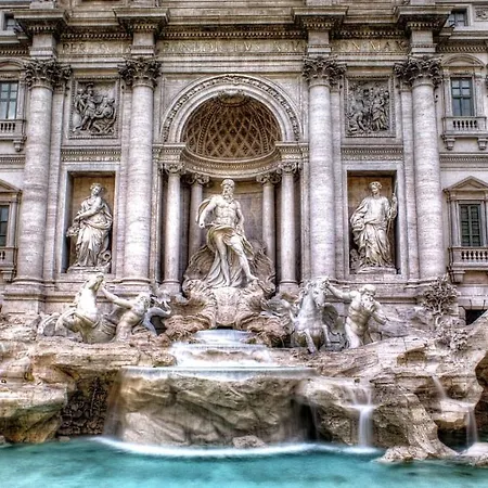 Trevi Fountain Luxury * Rome