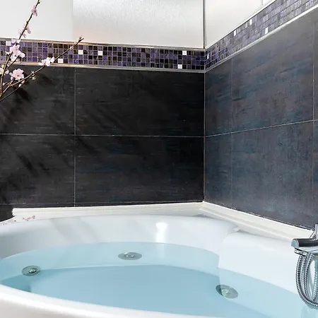 Trevi Fountain Luxury Apartment